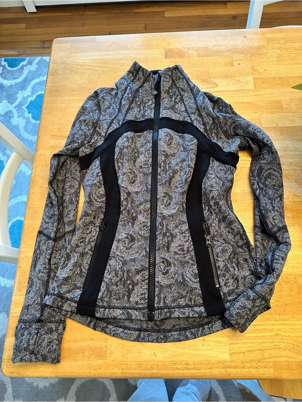 Lululemon define jacket size 8